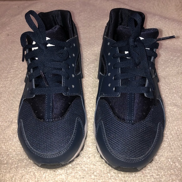 COPY - Nike Air Huarache Marine 6Y - Picture 4 of 6